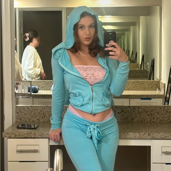 Meet your Posher, Sofia - Picture 1 of 1